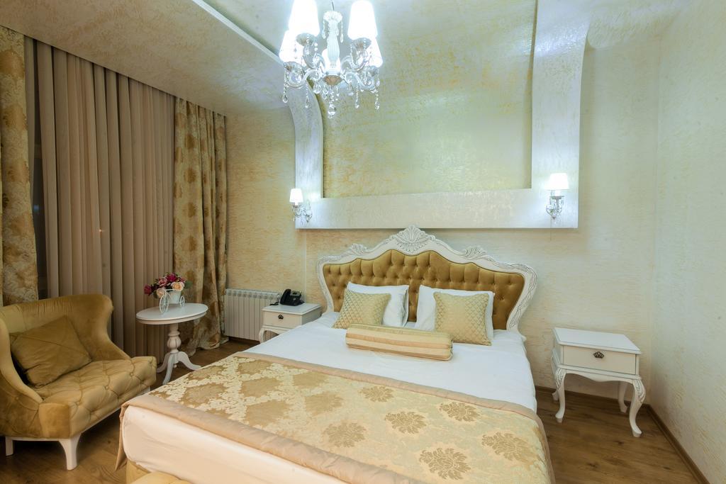 Iberia Palace Hotel Zugdidi Room photo